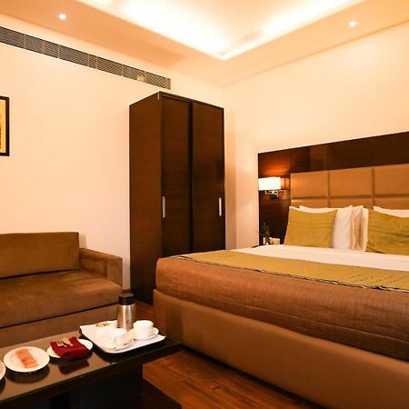 Hotel Africa Avenue - Greater Kailash 1 Yeni Delhi Dış mekan fotoğraf