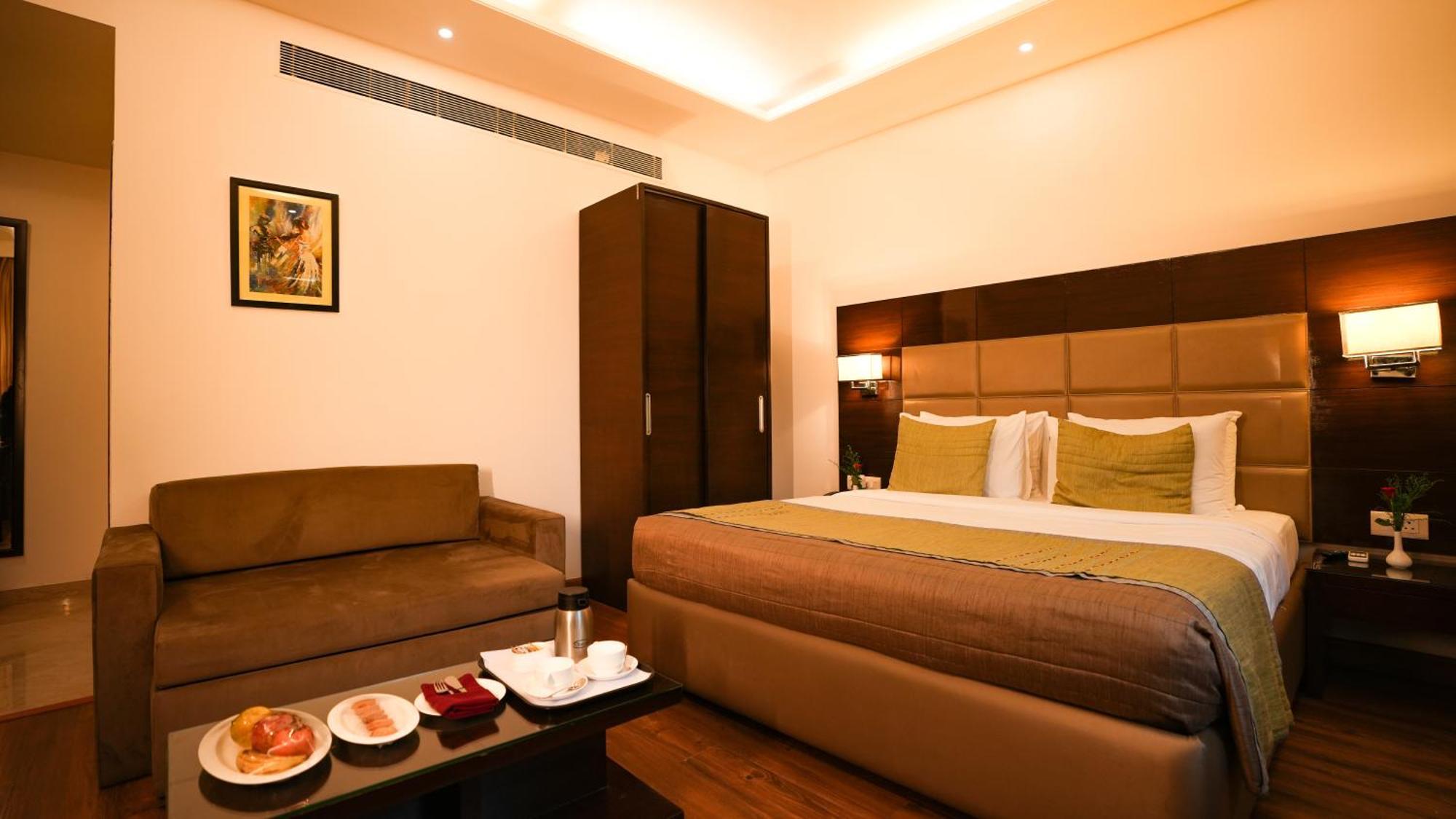 Hotel Africa Avenue - Greater Kailash 1 Yeni Delhi Dış mekan fotoğraf