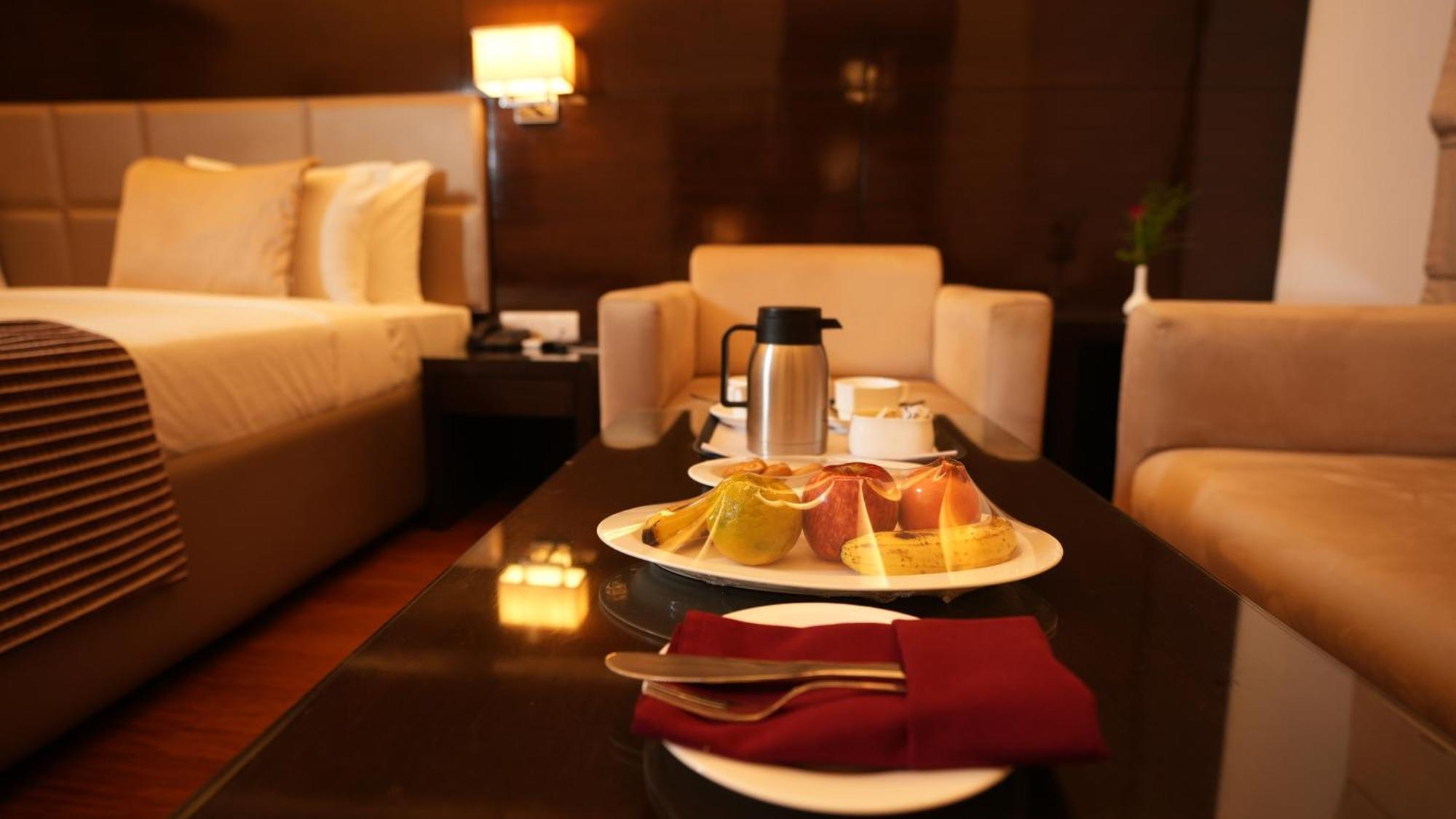 Hotel Africa Avenue - Greater Kailash 1 Yeni Delhi Dış mekan fotoğraf